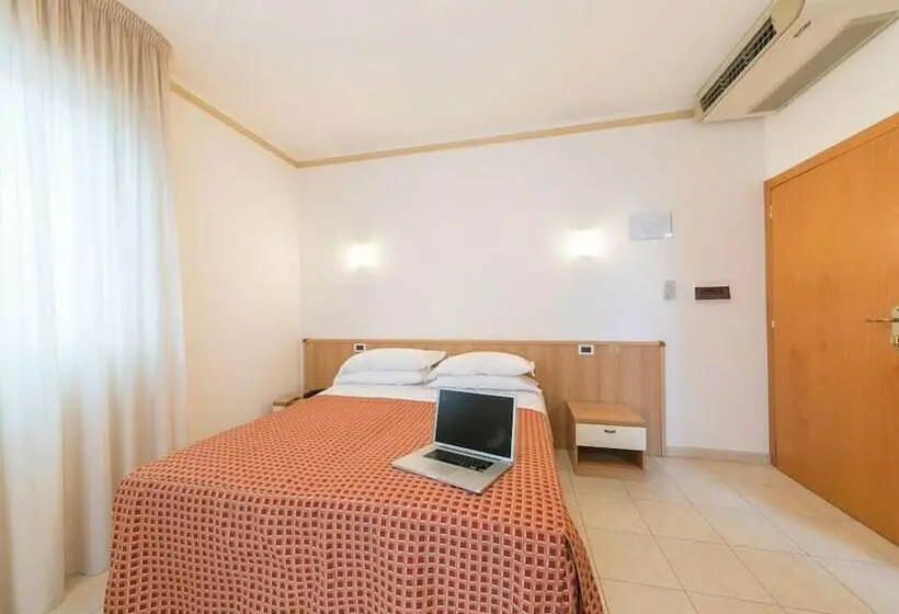 Standard-huone, Ristorante Hotel Lucia   100 Mt Dal Mare
