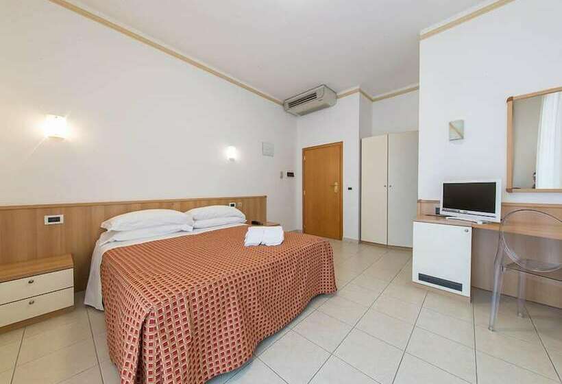 Номер Стандарт, Ristorante Hotel Lucia   100 Mt Dal Mare