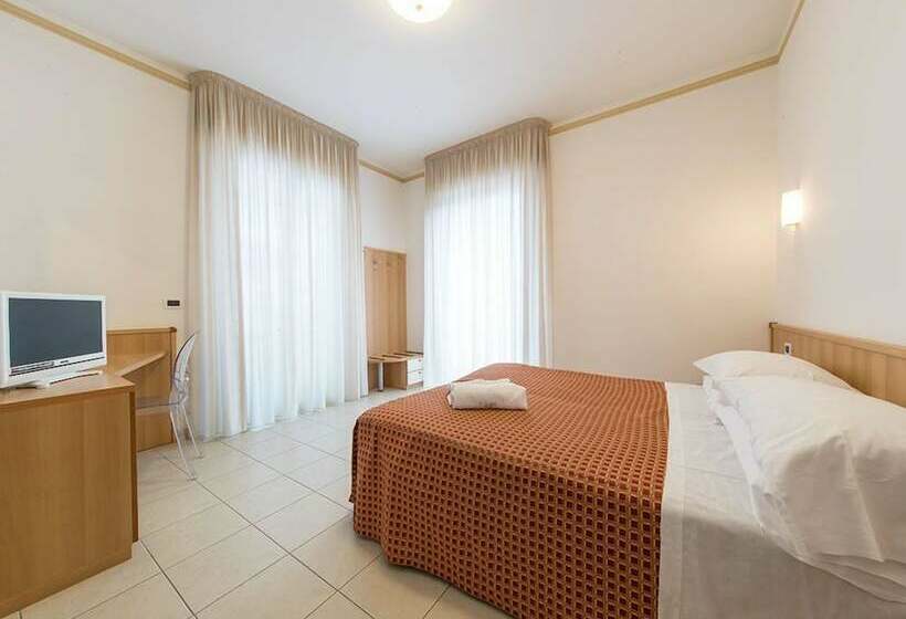 Номер Стандарт, Ristorante Hotel Lucia 100 Mt Dal Mare