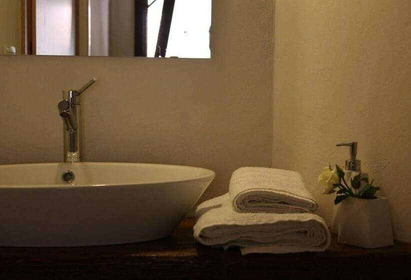 חדר סטנדרט, Il Lupo Rosso