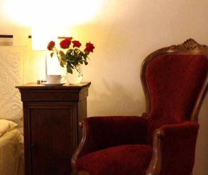 套房, Il Lupo Rosso