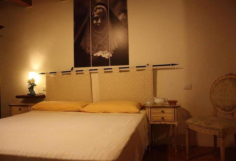 חדר משפחתי, Il Lupo Rosso