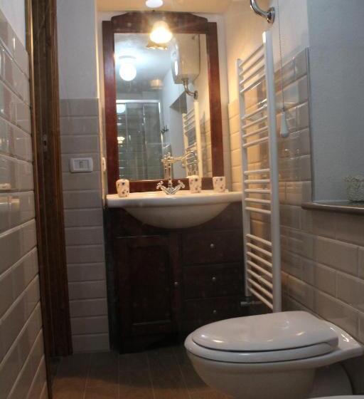 غرفة عائلية, Il Tomolo