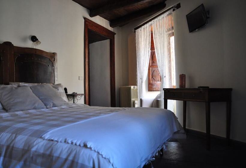 غرفة قياسية ثلاثية, Il Tomolo