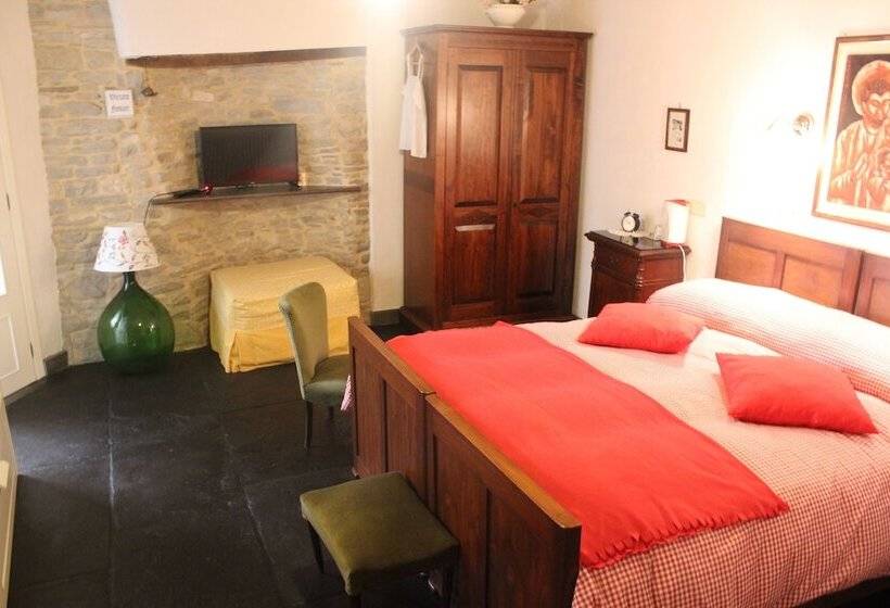 شقة غرفة واحدة, Il Tomolo