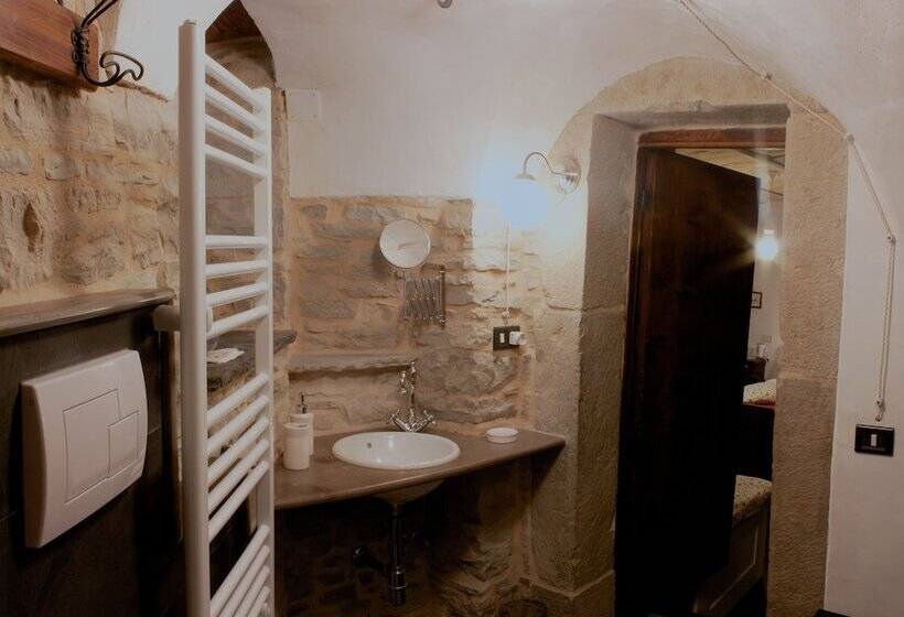 شقة غرفة واحدة, Il Tomolo