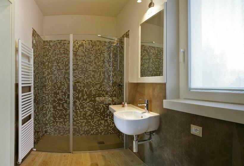 스탠다드 룸 호수 전망, Relais Colle San Giorgio