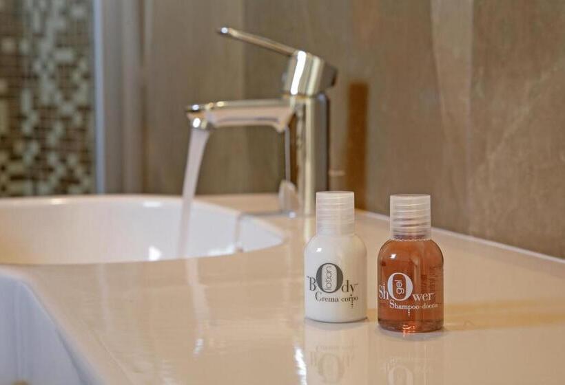 스탠다드 룸 호수 전망, Relais Colle San Giorgio