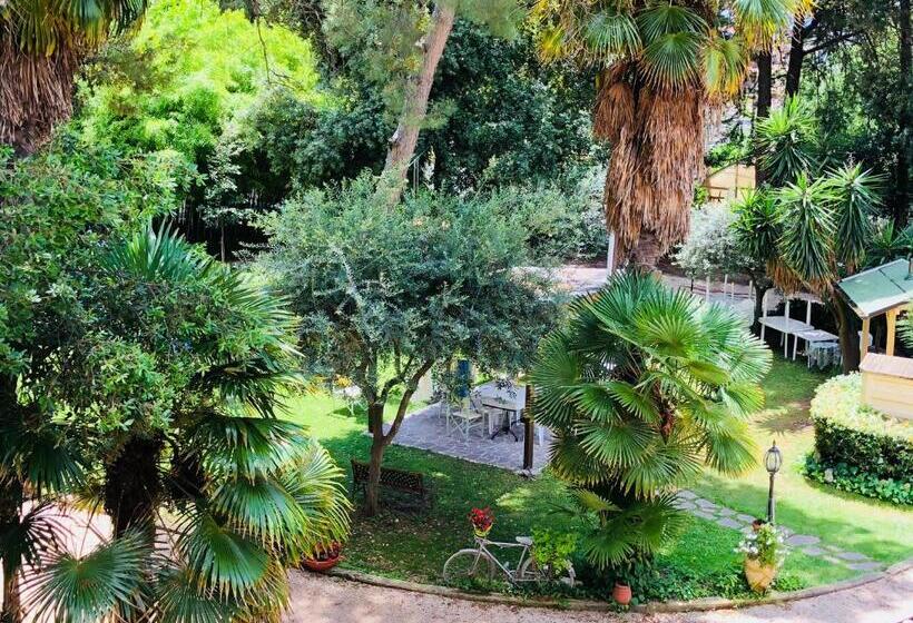 غرفة قياسية رباعية, Villa Berghella