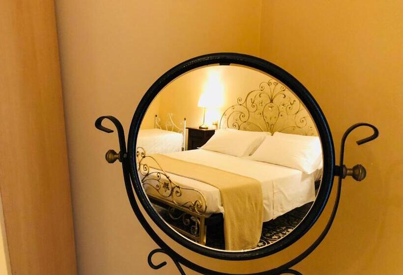 غرفة قياسية رباعية, Villa Berghella