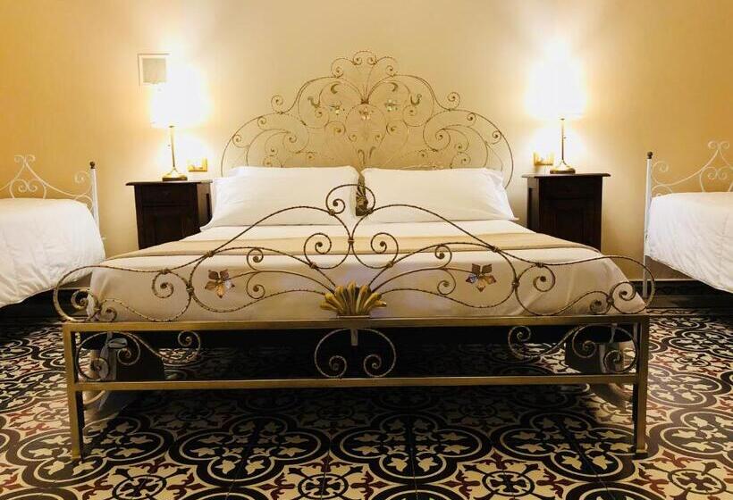 غرفة قياسية رباعية, Villa Berghella