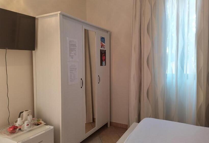 غرفة قياسية ثلاثية, Villa Berghella