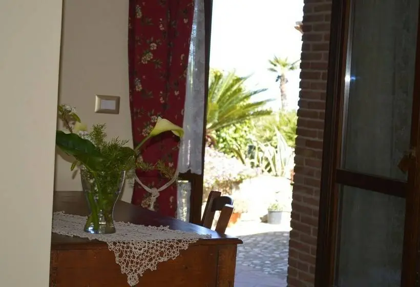 Cameră cvadruplă standard cu vedere la grădină, Villa Quiete