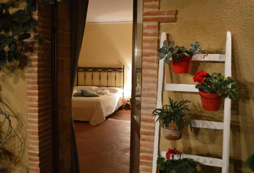 Cameră Triplă Standard cu Priveliște către Grădină, Villa Quiete