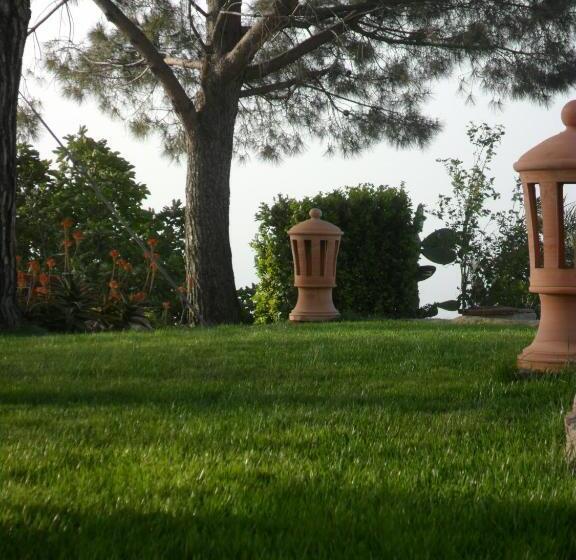 Трехместный Номер Стандарт Вид на Сад, Villa Quiete