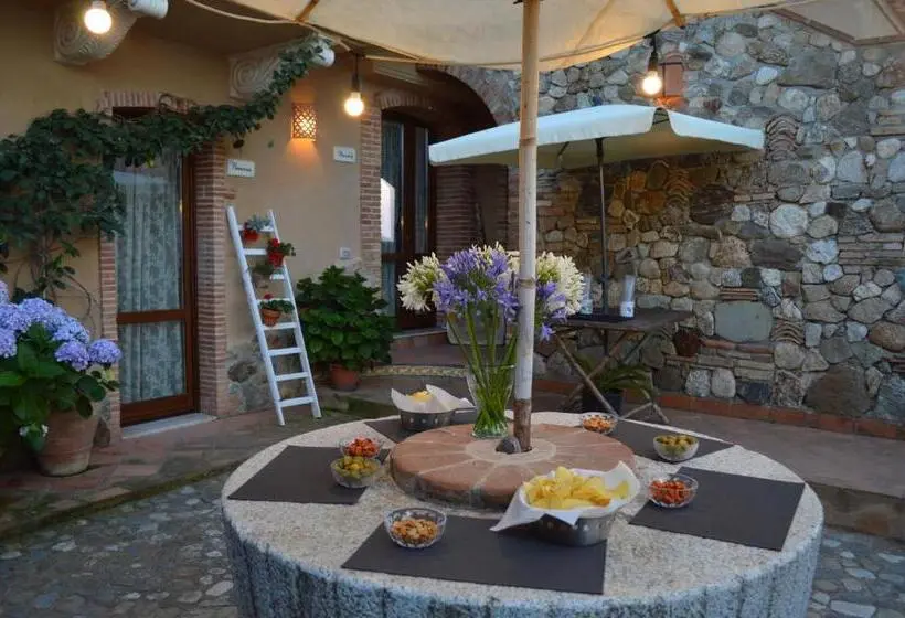 Cameră Cvadruplă Standard cu Priveliște către Mare, Villa Quiete