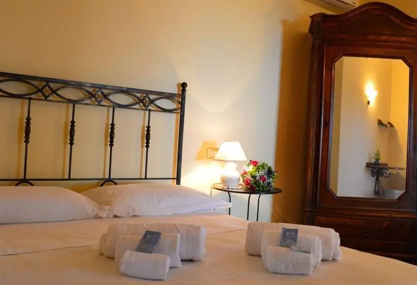 Cameră Triplă Standard cu Priveliște către Grădină, Villa Quiete