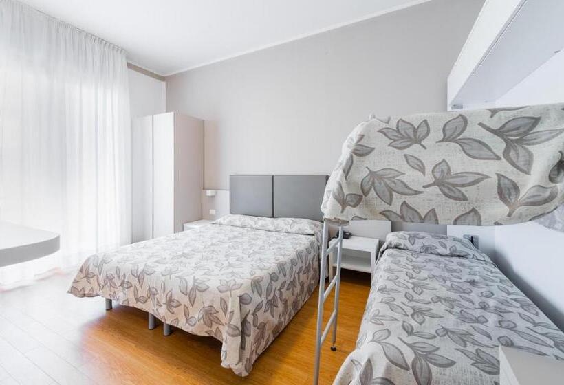 4인용 스탠다드 룸, Del Corso