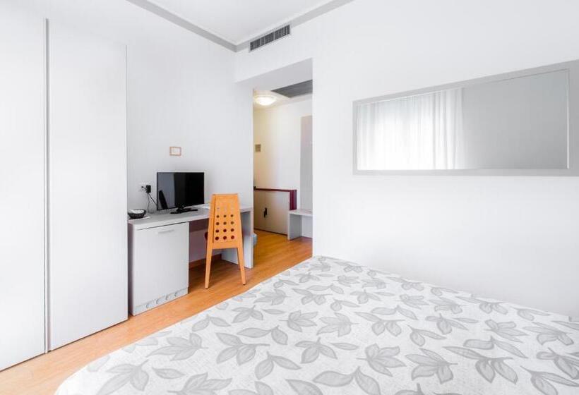 4인용 스탠다드 룸, Del Corso