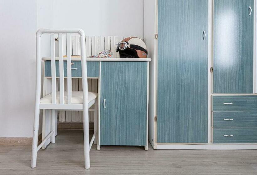 Habitació Estàndard, Lucerna