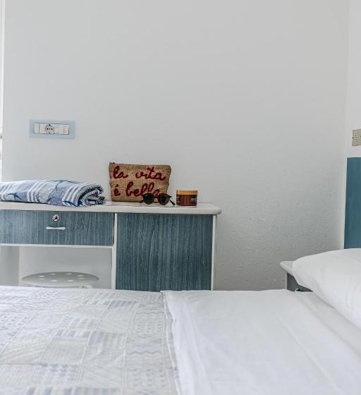 Habitació Estàndard, Lucerna