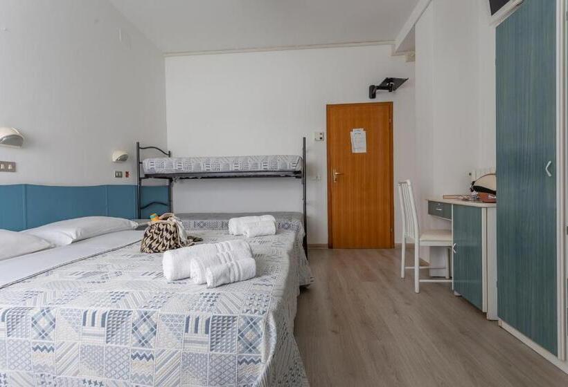 Habitació Quàdruple Estàndard, Lucerna