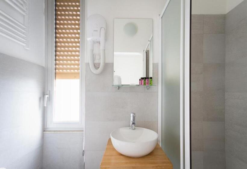 스탠다드 룸, Spot Varazze