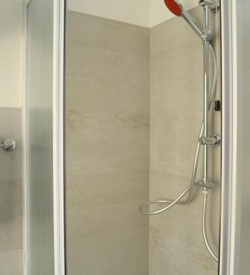 스탠다드 트리플 룸, Spot Varazze