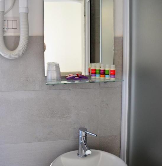 스탠다드 싱글 룸, Spot Varazze