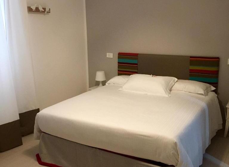 4인용 스탠다드 룸, Spot Varazze