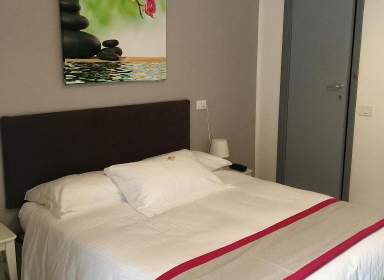 스탠다드 트리플 룸, Spot Varazze