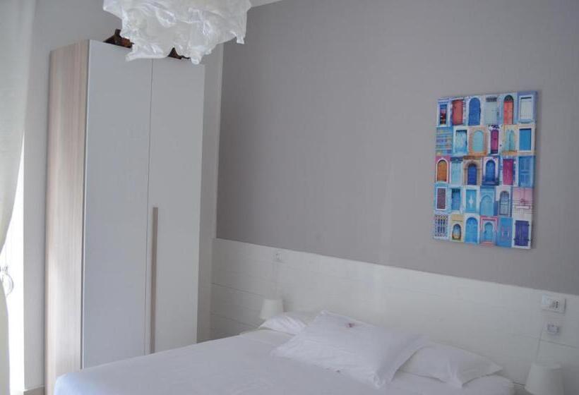 스탠다드 트리플 룸, Spot Varazze