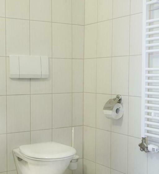 غرفة عائلية, Stierer