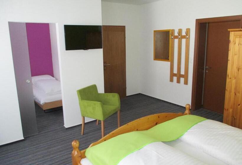 غرفة عائلية, Stierer