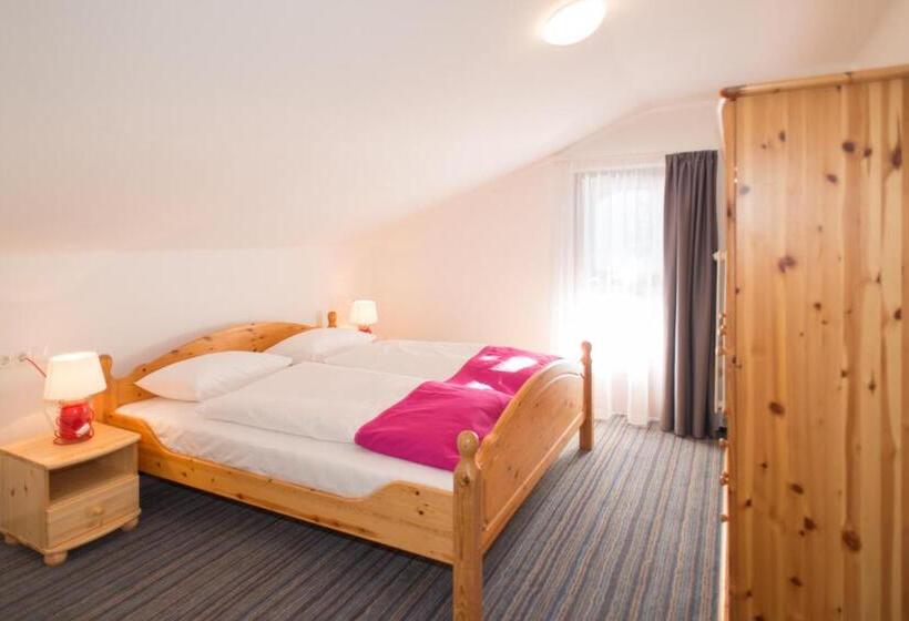 جناح غرفتين نوم, Stierer