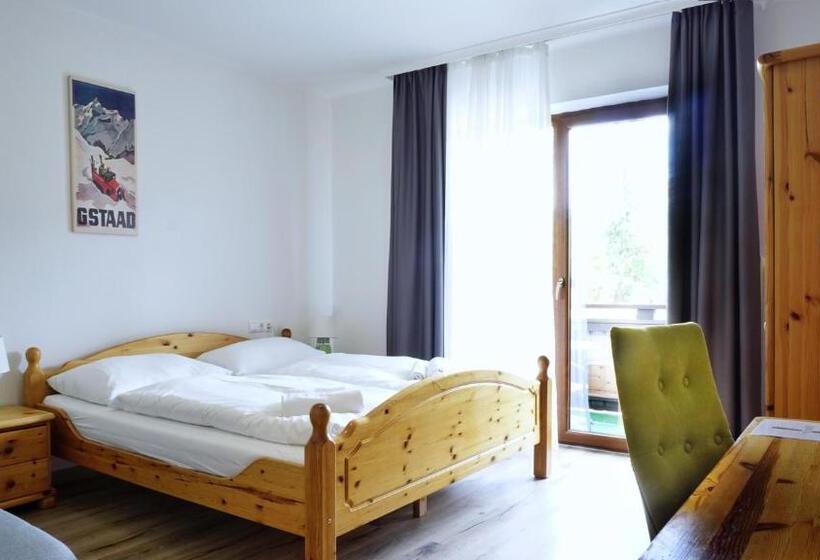 غرفة سوبيريور, Stierer