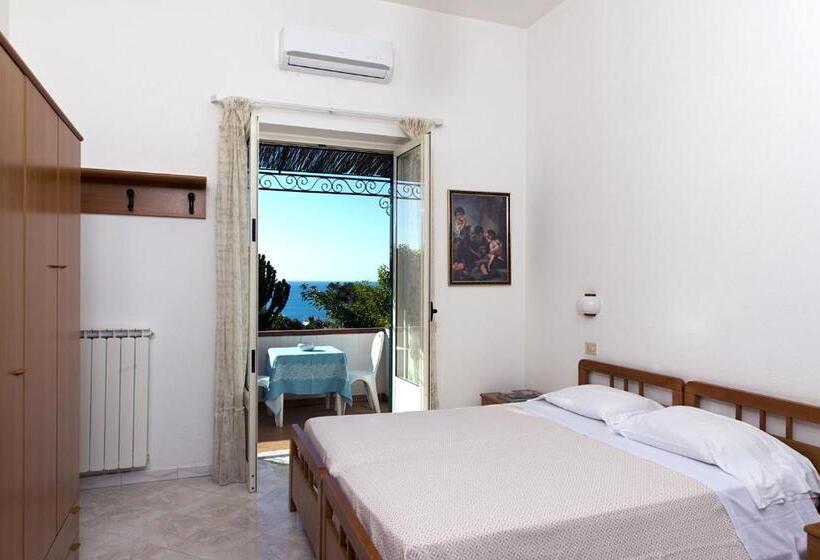 غرفة قياسية مطلّة علي البحر, Villa Melodie Adults Only