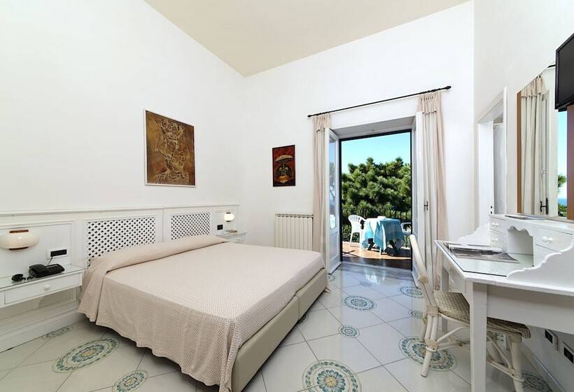 غرفة قياسية مطلّة علي البحر, Villa Melodie Adults Only