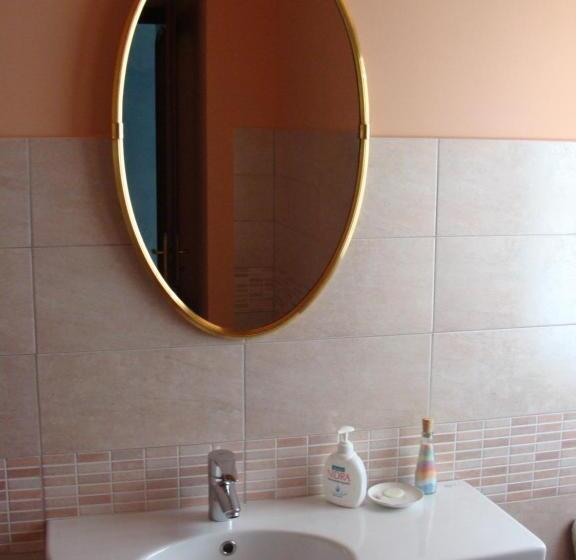 Четырехместный Номер Стандарт, La Coccinella B&b