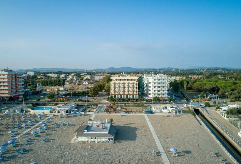 غرفة سوبيريور مطلّة علي البحر, Ambasciatori Hotel   Beach Front  Breakfast Xxl & Brunch Until 12 30pm