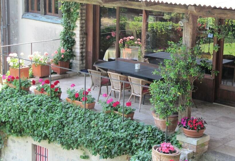 スイート, Castrum Di Serravalle