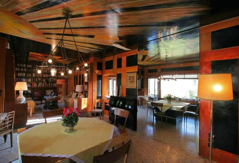 スイート, Castrum Di Serravalle