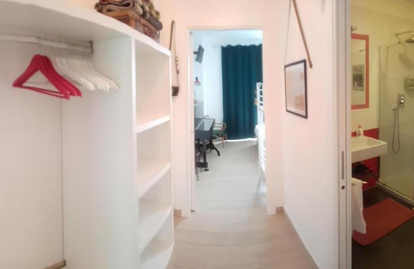 חדר סטנדרט לארבעה, Domus Petrae   Ripatransone