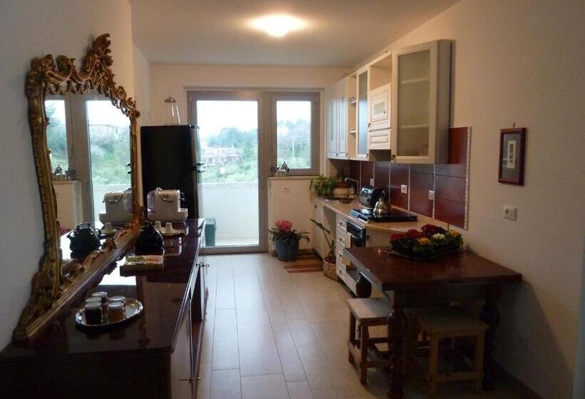 דירת שלושה חדרים, Domus Petrae   Ripatransone