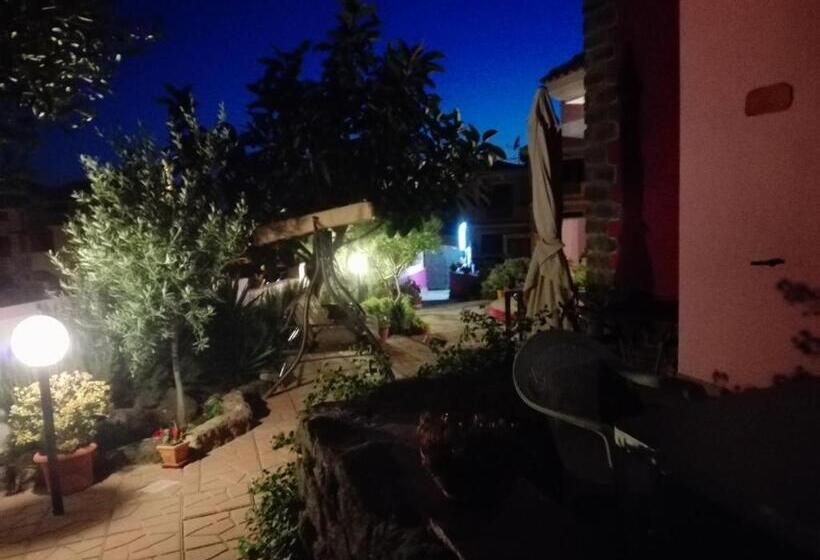 استودیو استاندارد با چشمانداز باغ, La Fortezza Casa Vacanze & Appartament