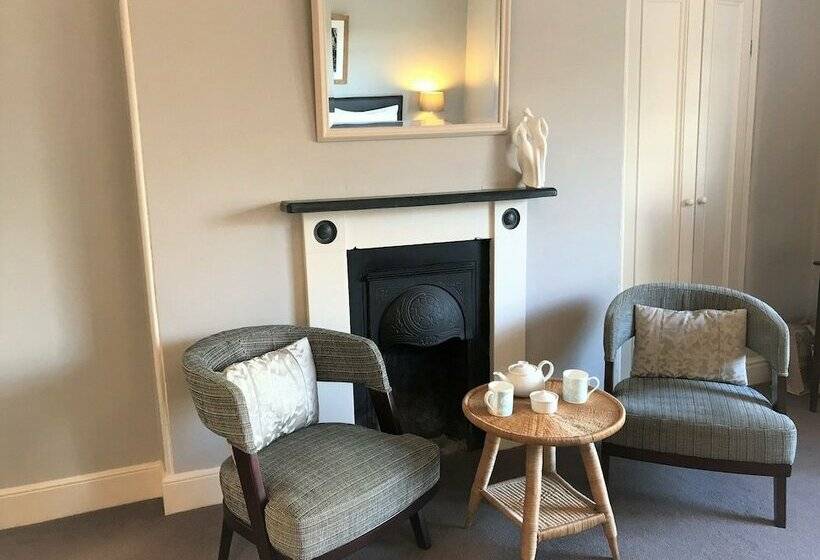 디럭스 룸, The Old Parsonage