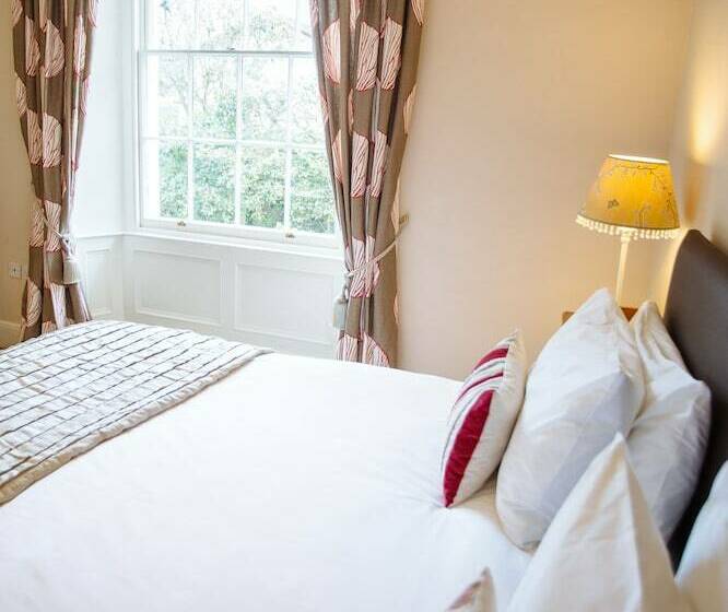 디럭스 룸, The Old Parsonage