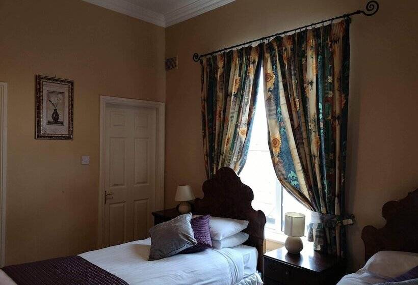 Семейный Номер, Townsend House Guest House
