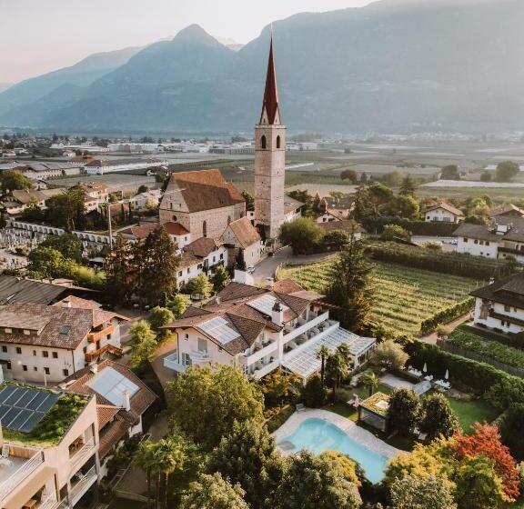 جناح جونيور مطل على الحديقة, Boutique Hotel Ballguthof Am Golfplatz