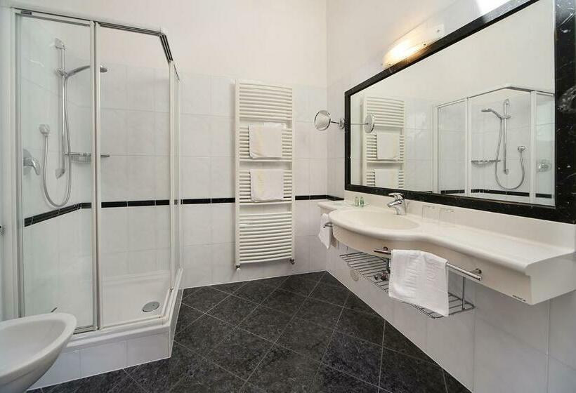 غرفة قياسية فردية مزودة بشُرفة, Boutique Hotel Ballguthof Am Golfplatz